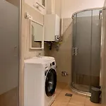 Spacious For Group In Centre Apartment *