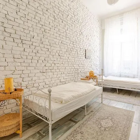 Apartman Spacious For Group In Centre *