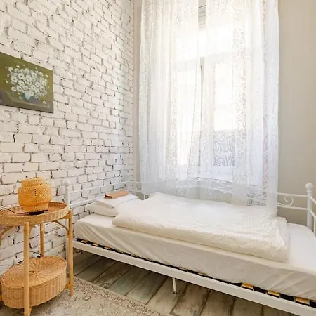 Spacious Apartment 5 Bedrooms In Centre Budapest * Budapest