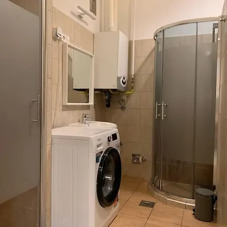 Spacious For Group In Centre Διαμέρισμα *