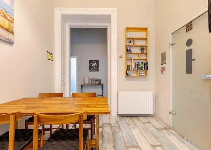 Spacious For Group In Centre * Budapesta