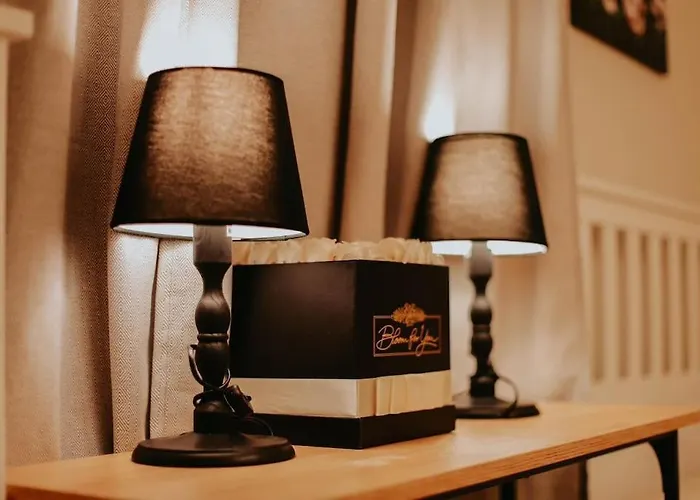 Spacious For Group In Centre Apartament