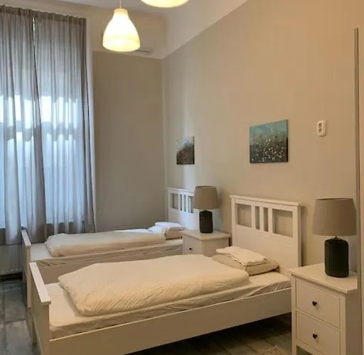 Spacious For Group In Centre * Budapesta