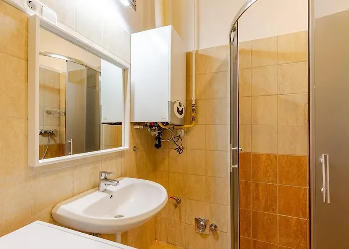 Spacious For Group In Centre Apartament