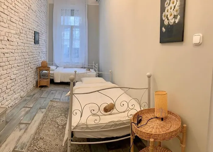 Spacious For Group In Centre Budapesta