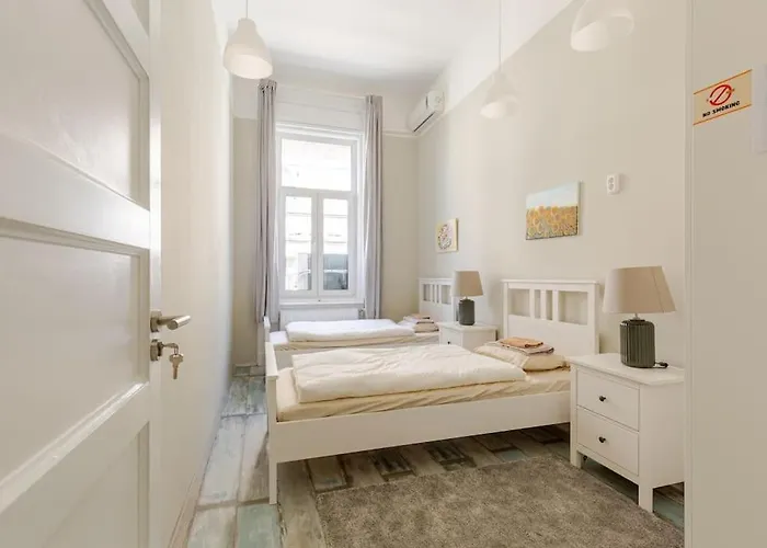 Spacious For Group In Centre Apartment Budapest