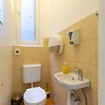 Spacious For Group In Centre