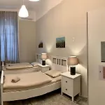 Spacious For Group In Centre דירה *