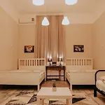 Spacious For Group In Centre דירה *