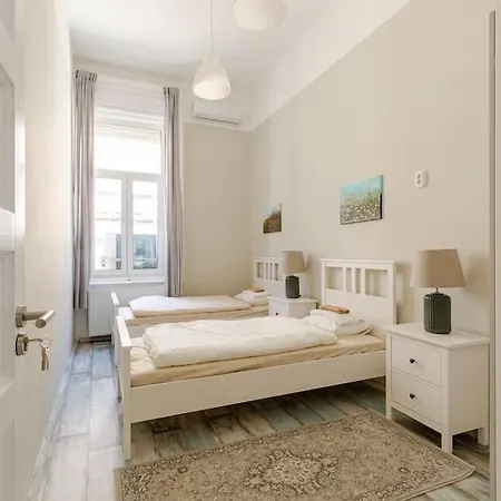 Appartement Spacious For Group In Centre Budapest